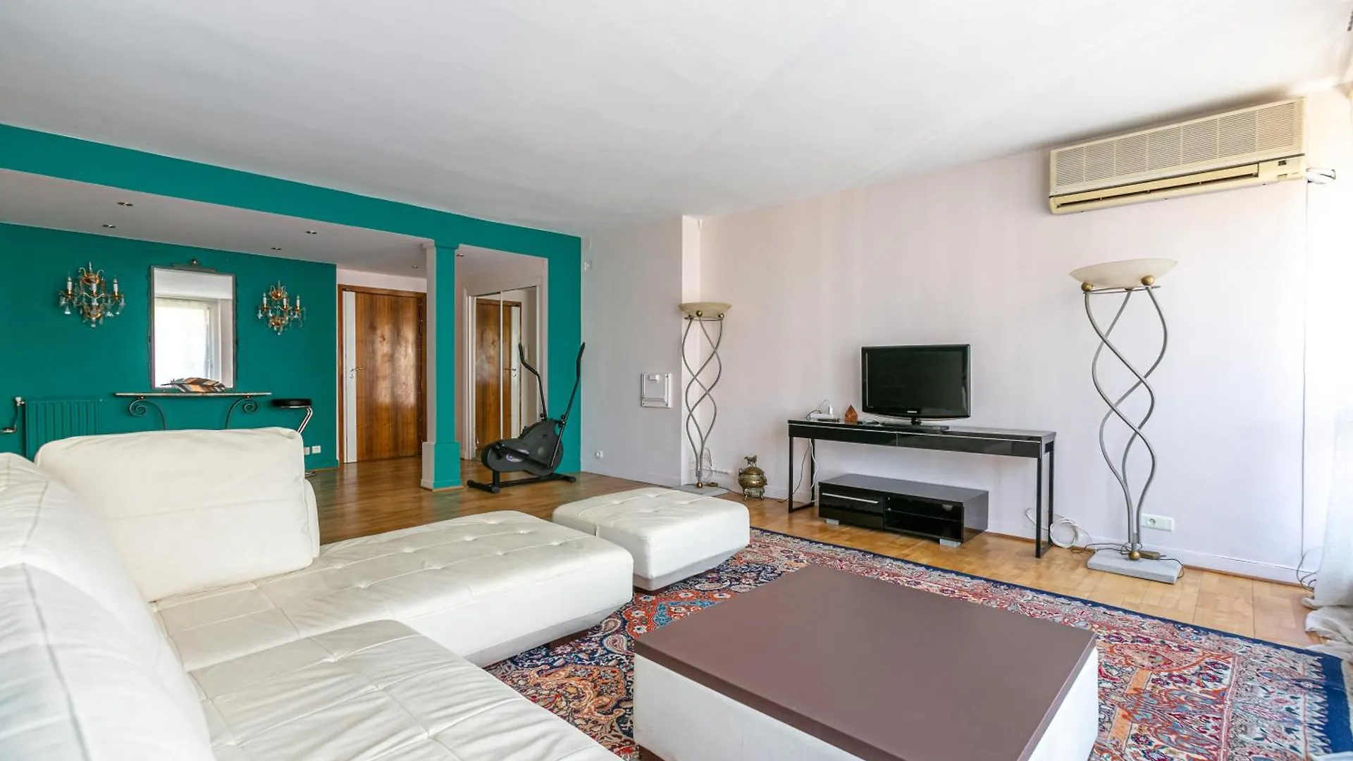 Studio Élysées Paris France