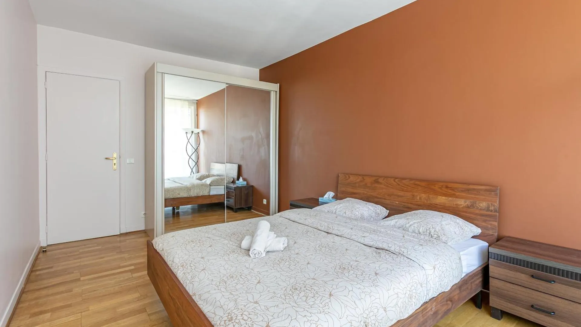 Studio Élysées Paris 0*,  France