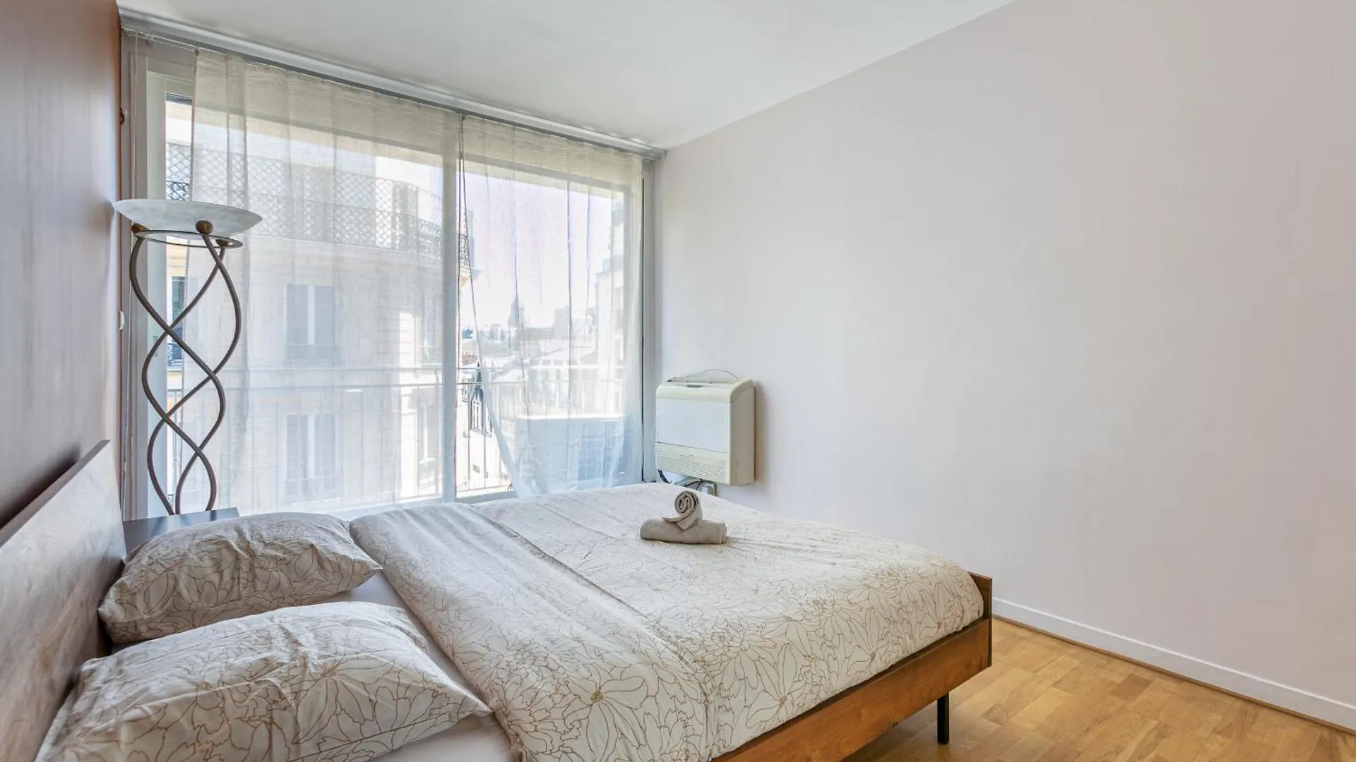 Studio Élysées Paris 0*,  France