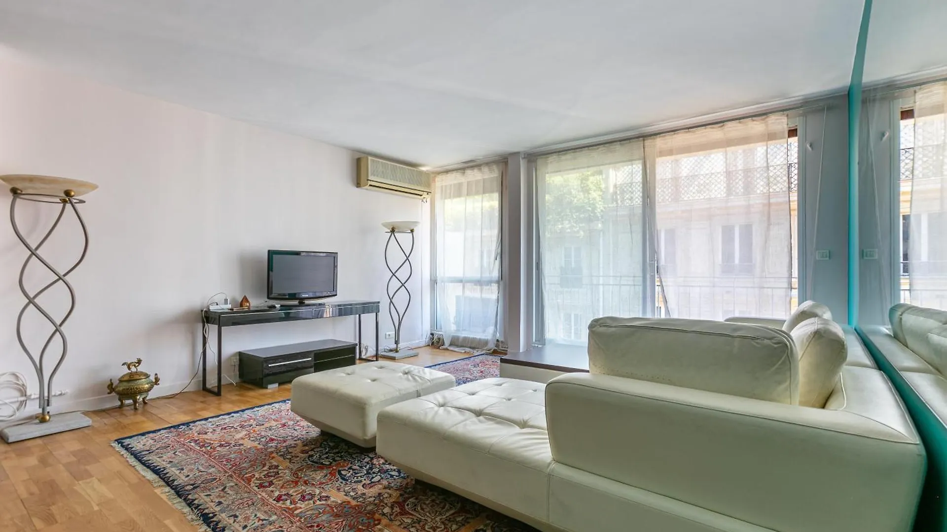 Studio Élysées Paris 0*,